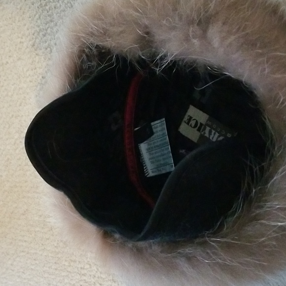 Crown Cap Racoon Fur Hat - Picture 9 of 14